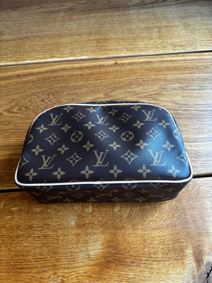 Toilettaske, Louis Vuitton