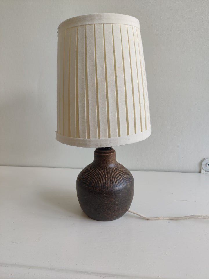 Lampe, Brandi Vestby strand