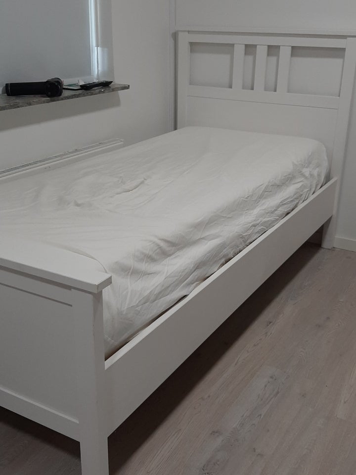 Sengeramme, Ikea Hemnes, b: 90 l: