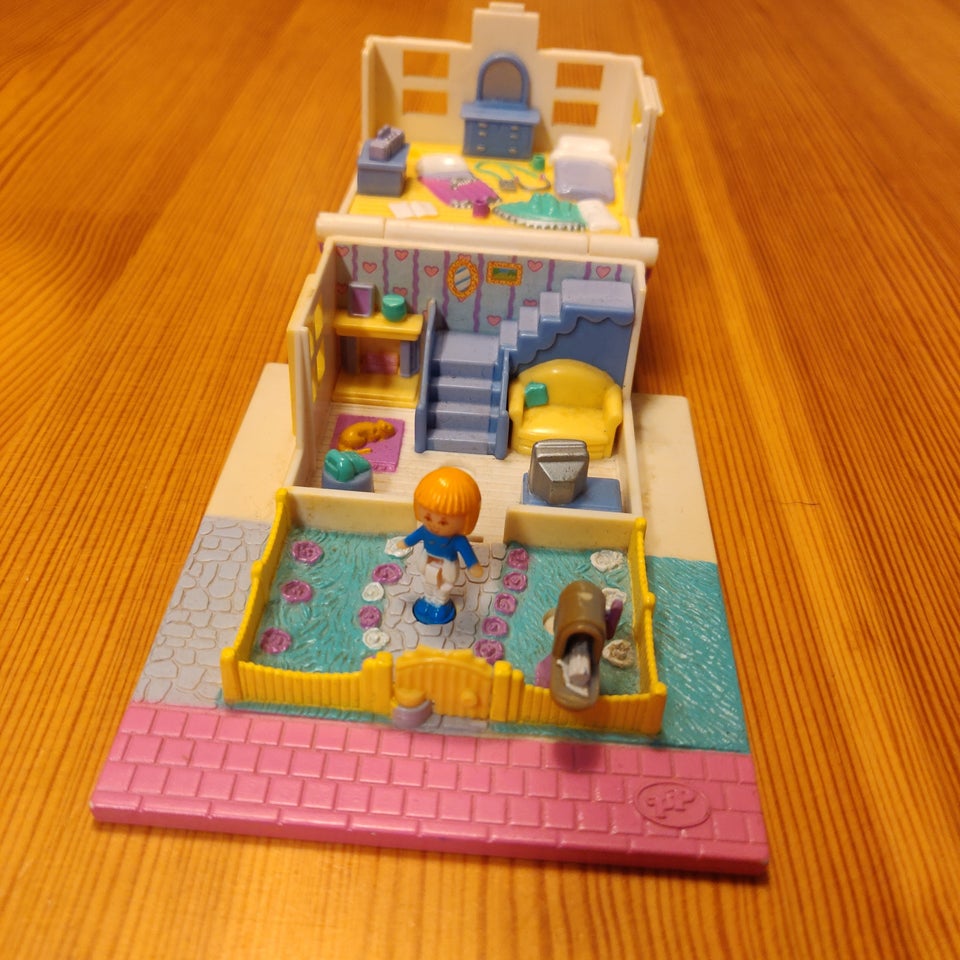 Polly Pocket, Hus med dukke