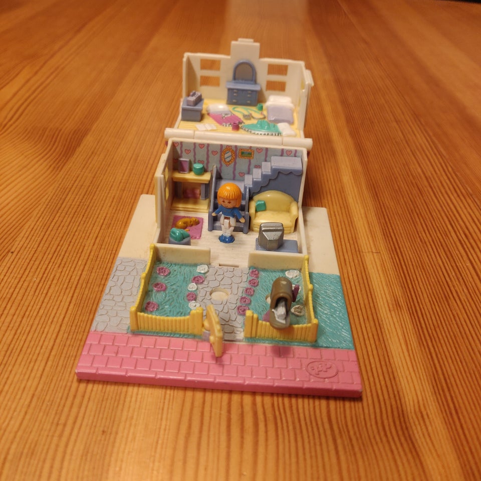 Polly Pocket, Hus med dukke