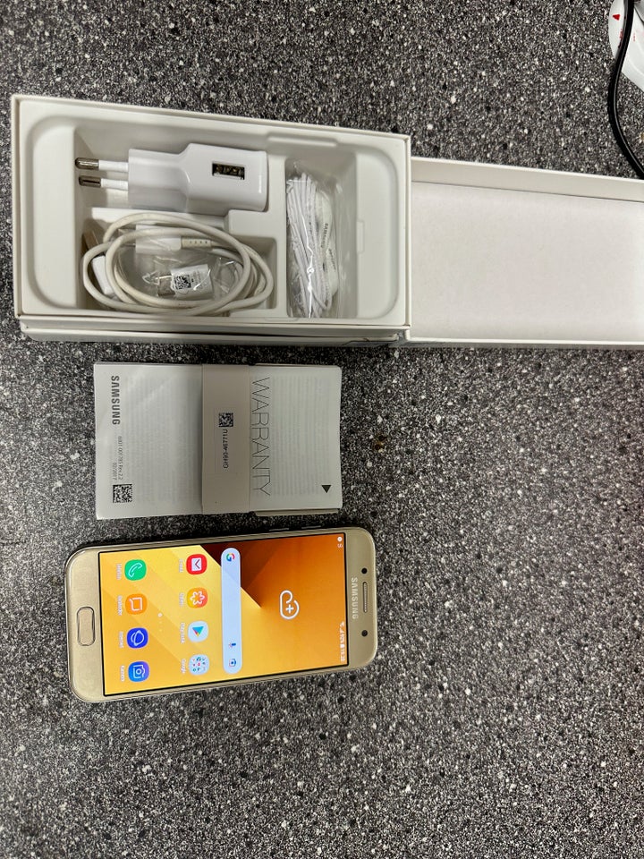 Samsung Galaxy A3, 16 , God