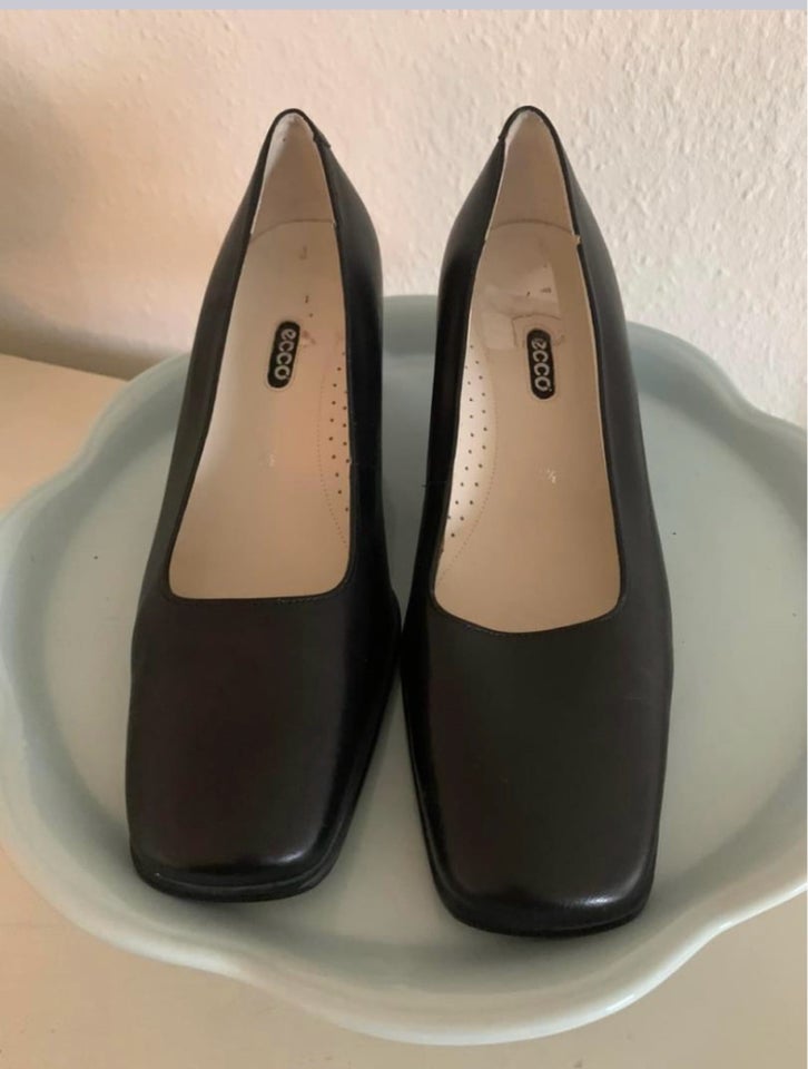 Pumps, str. 37, ecco