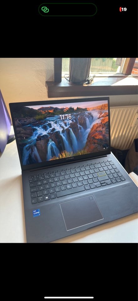 Asus Vivobook OLED 15 I7 GHz 8 GB