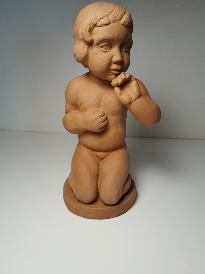 Figur  M J M motiv: En lille pige