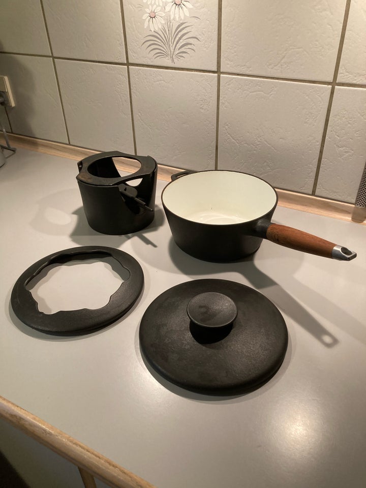 Støbejerns gryde på fondue sæt