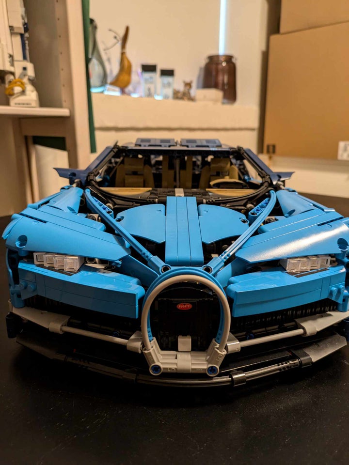 Lego Technic Bugatti Chiron 42083