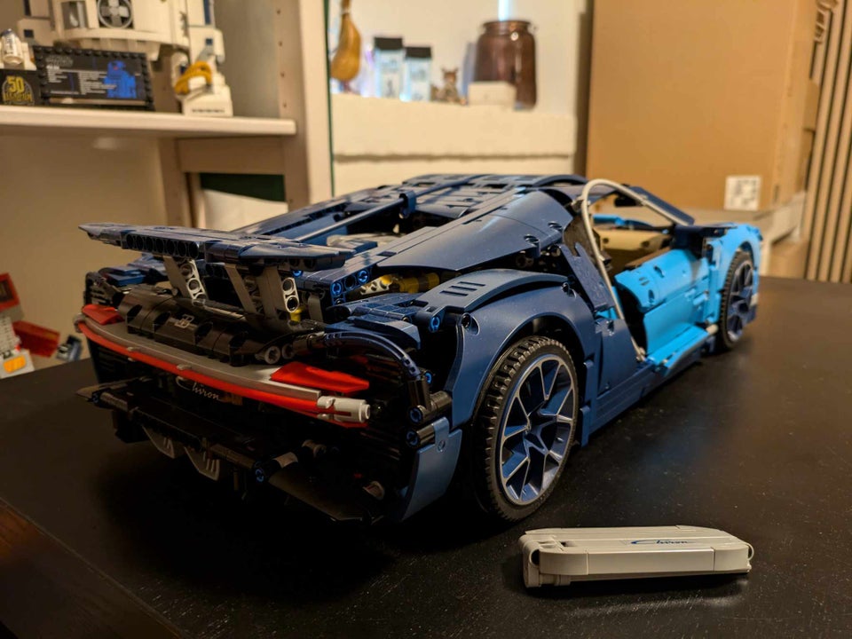 Lego Technic Bugatti Chiron 42083