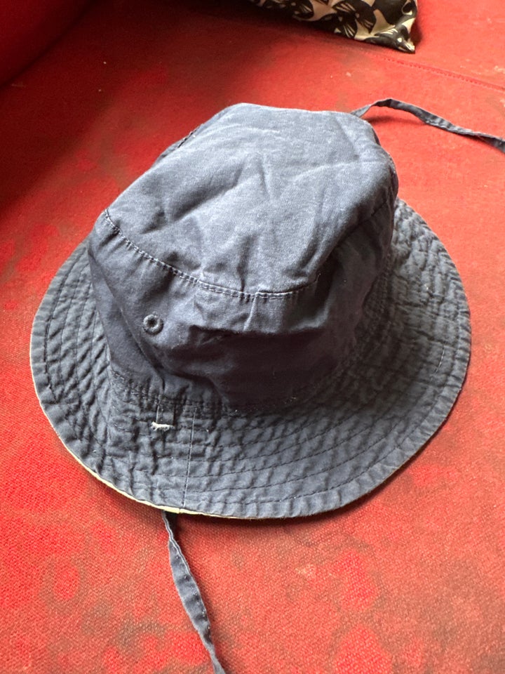 Hat, str. 74