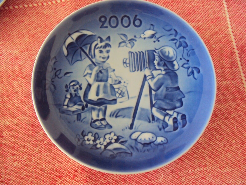 Porcelæn Platter &quot;BARNETS DAG&quot;