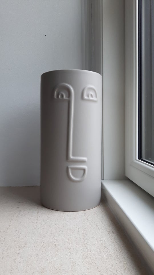 Vase Skulptur, Ansigtsvase GRÅ