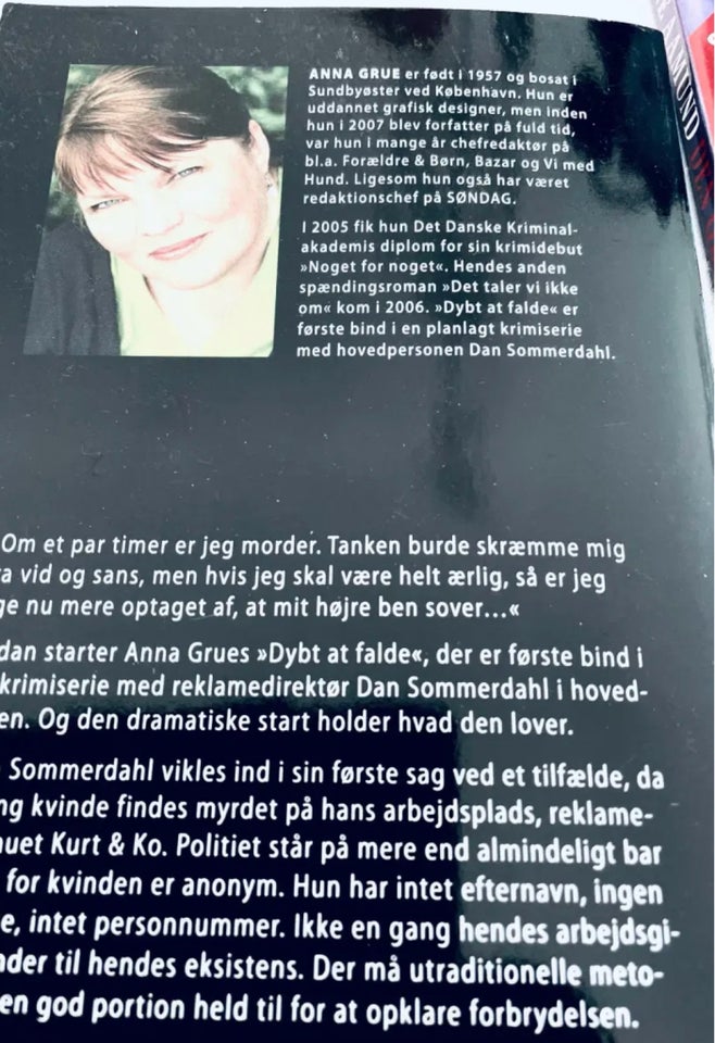 Dybt at falde, tåge om en ø, den