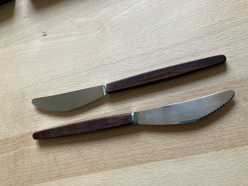 Bestik, Knive i rustfrit stål med