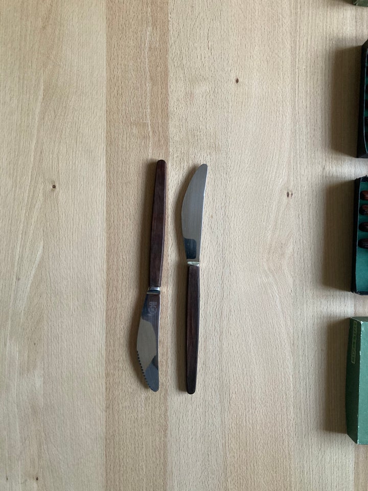 Bestik, Knive i rustfrit stål med