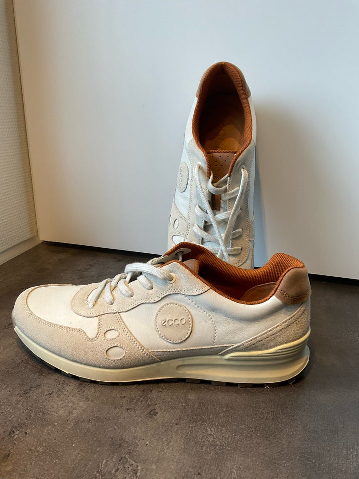 Sneakers, Ecco, str. 45