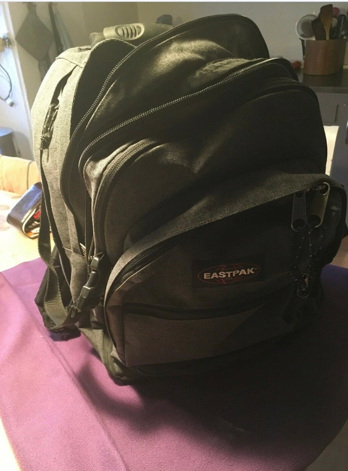 Skoletaske, Eastpak, b: 36 l: 31 h: