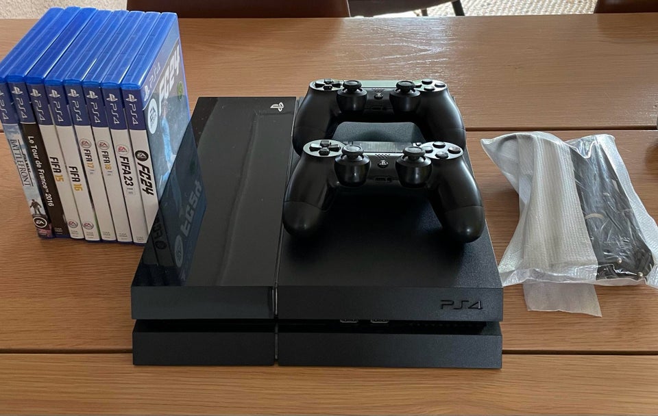 Playstation 4, 500 gb, God