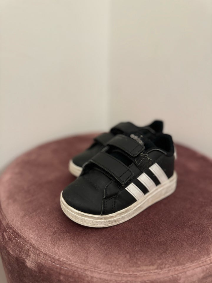 Sneakers, str. 24, Addidas