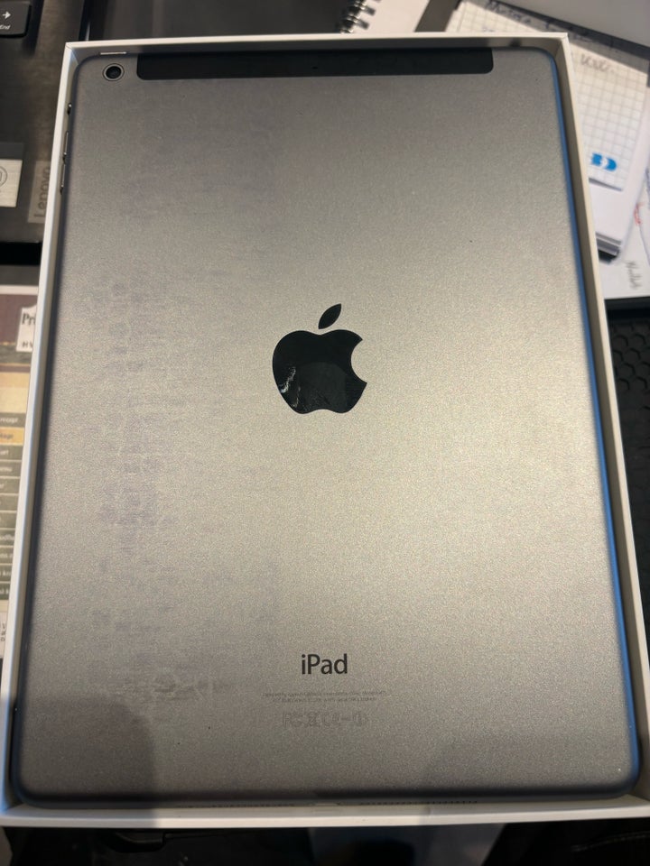 iPad Air, 32 GB, sort