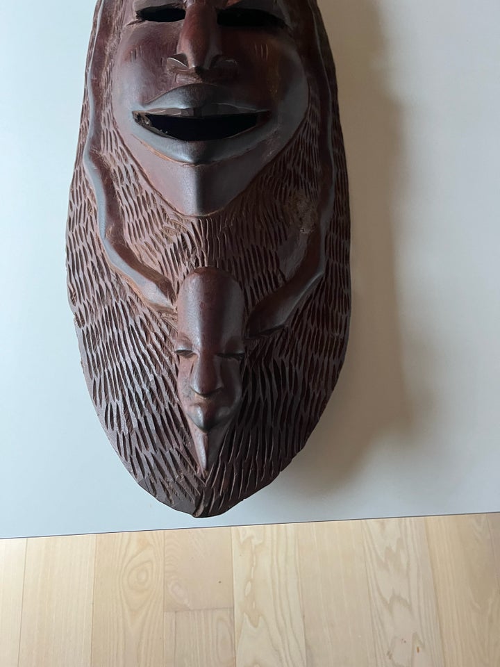 Kæmpe afrikansk maske