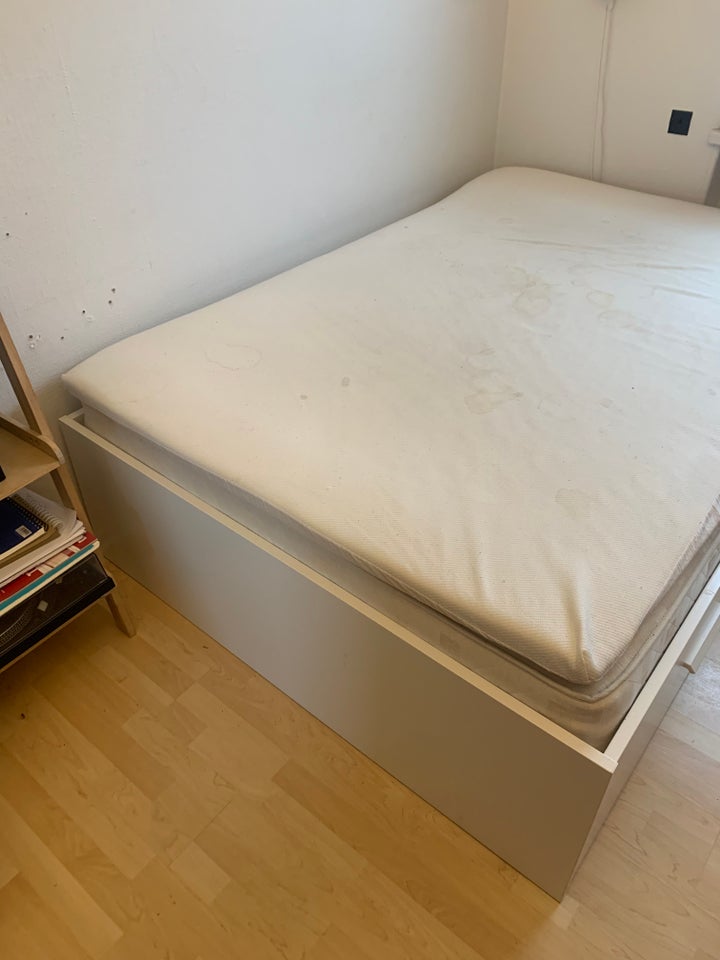 Dobbeltseng, IKEA, b: 146 l: 205 h: