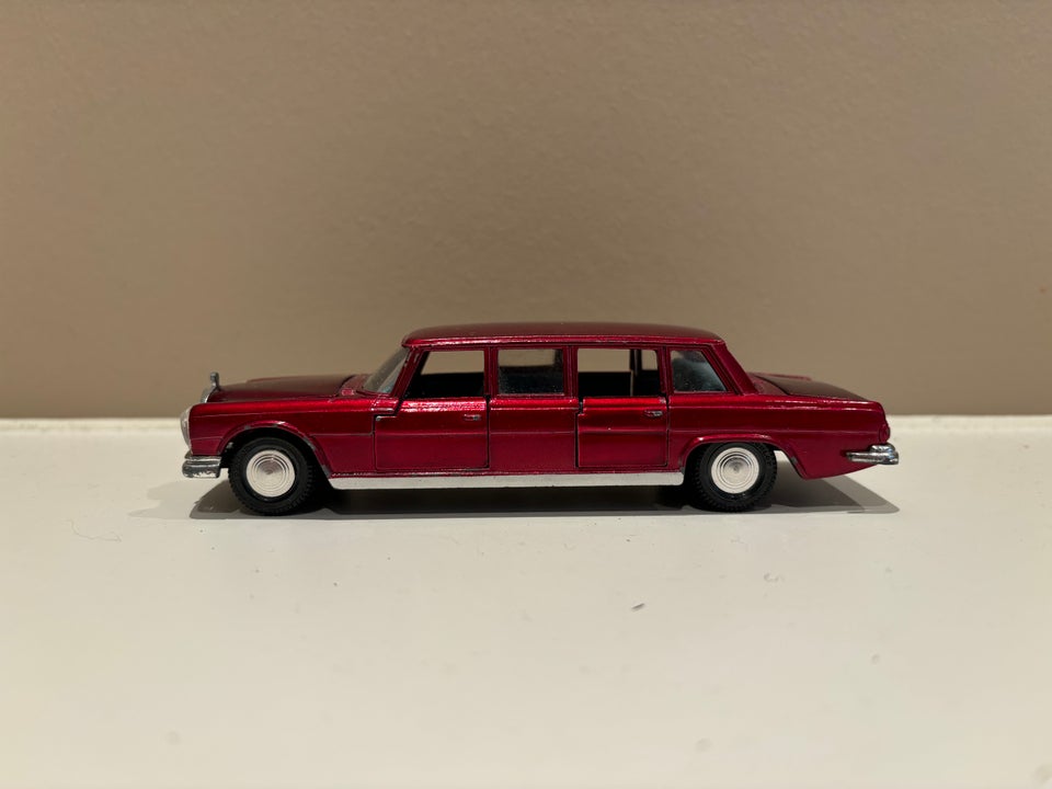 Modelbil, Dinky Mercedes - Benz