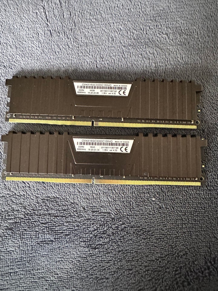 Vengeance 32 DDR4 SDRAM