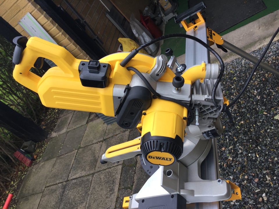 Geringssav, DeWalt dw778qs