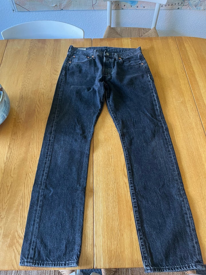 Jeans Levis str 32