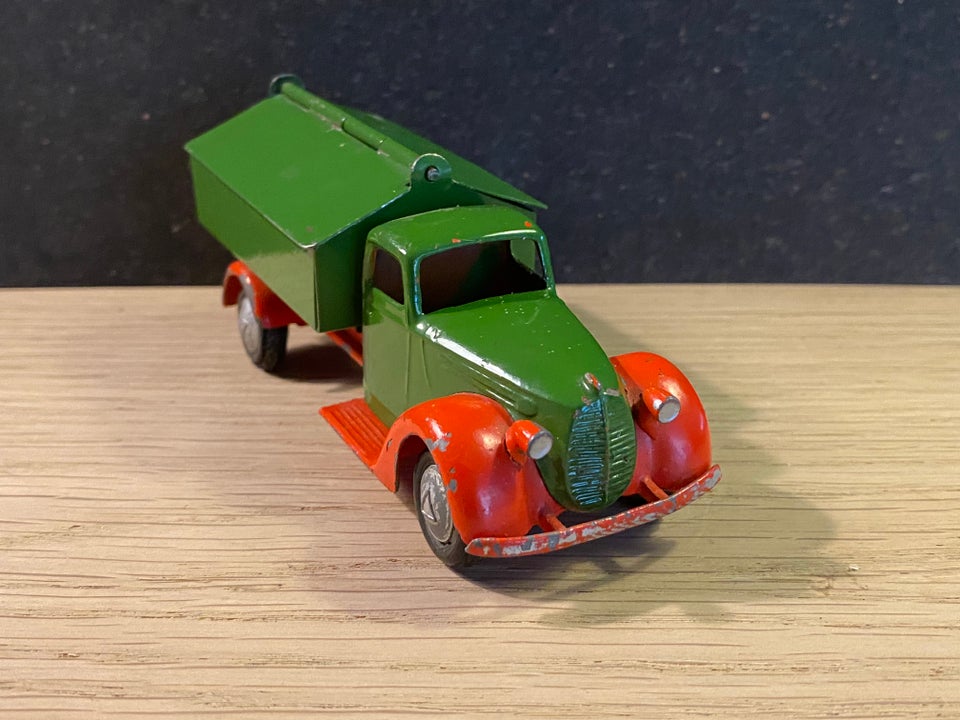 Modelbil, Tekno Ford V8