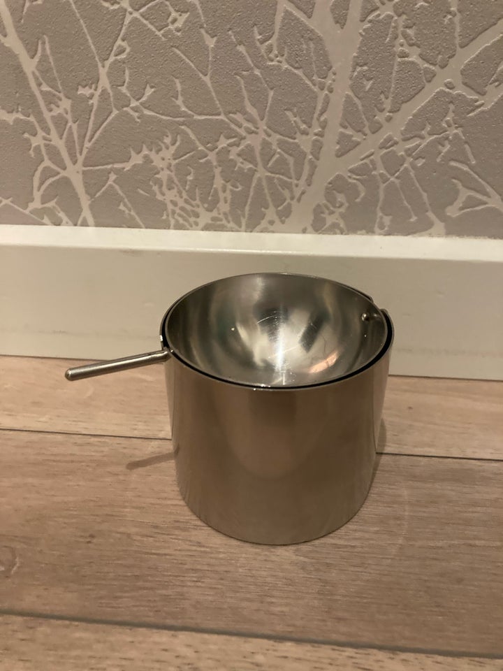 Vippeaskebæger, Stelton