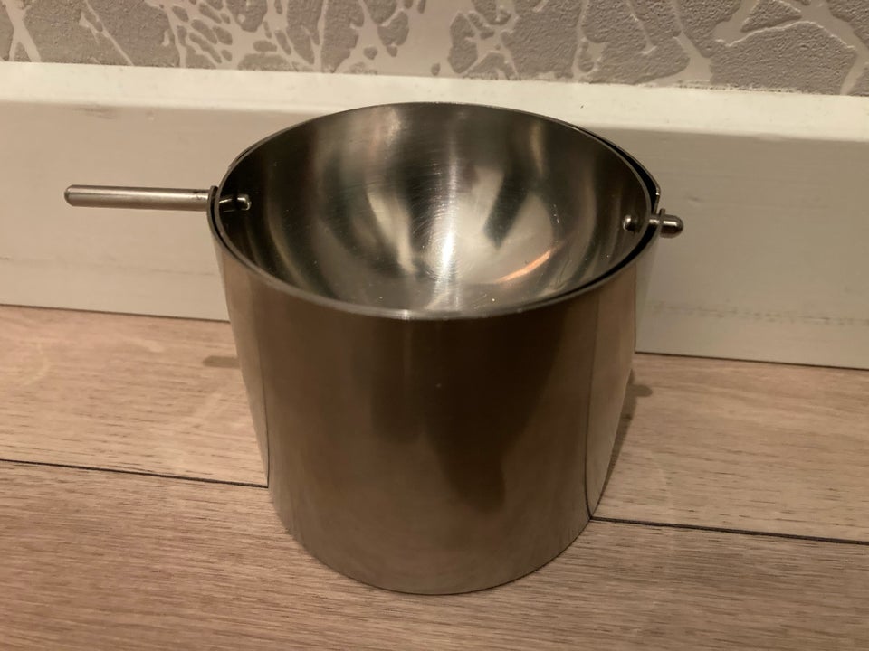 Vippeaskebæger, Stelton