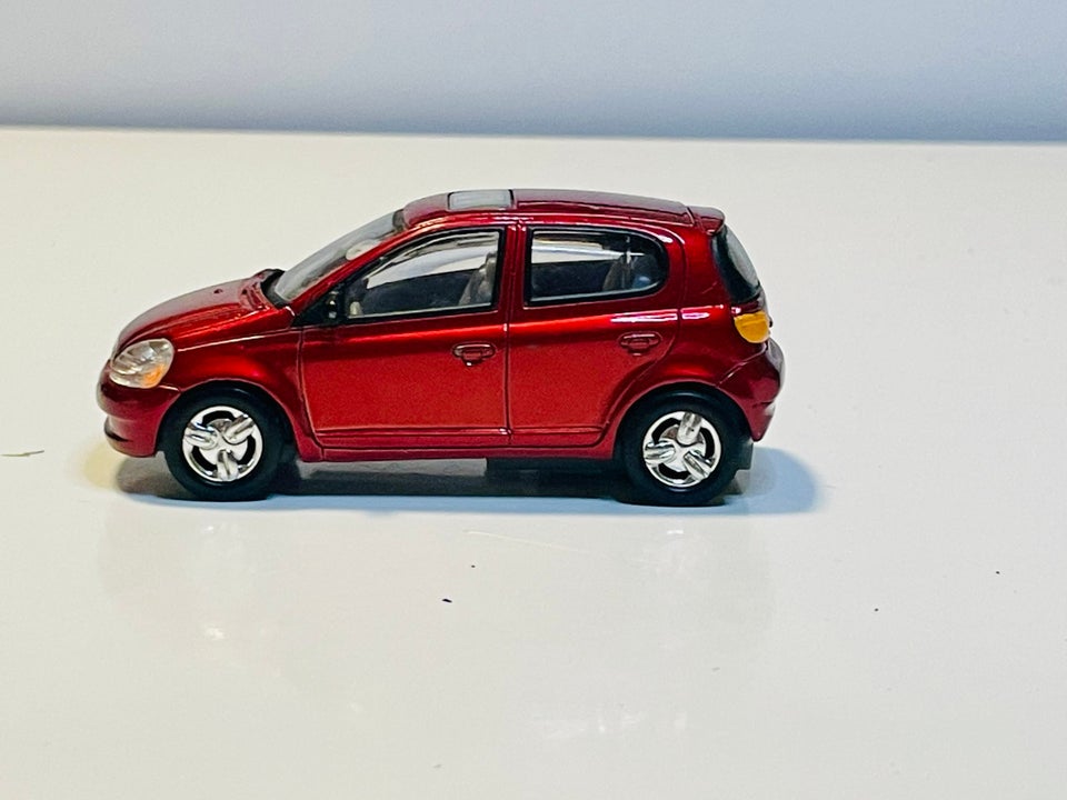 Modelbil, Tins Toys Toyota Yaris,