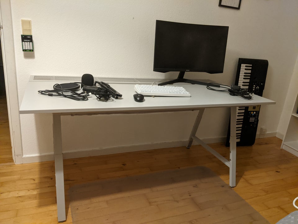 Computerbord, IKEA, b: 160 d: 80 h: