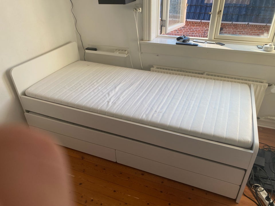 Enkeltseng, Ikea, b: 90 l: 200