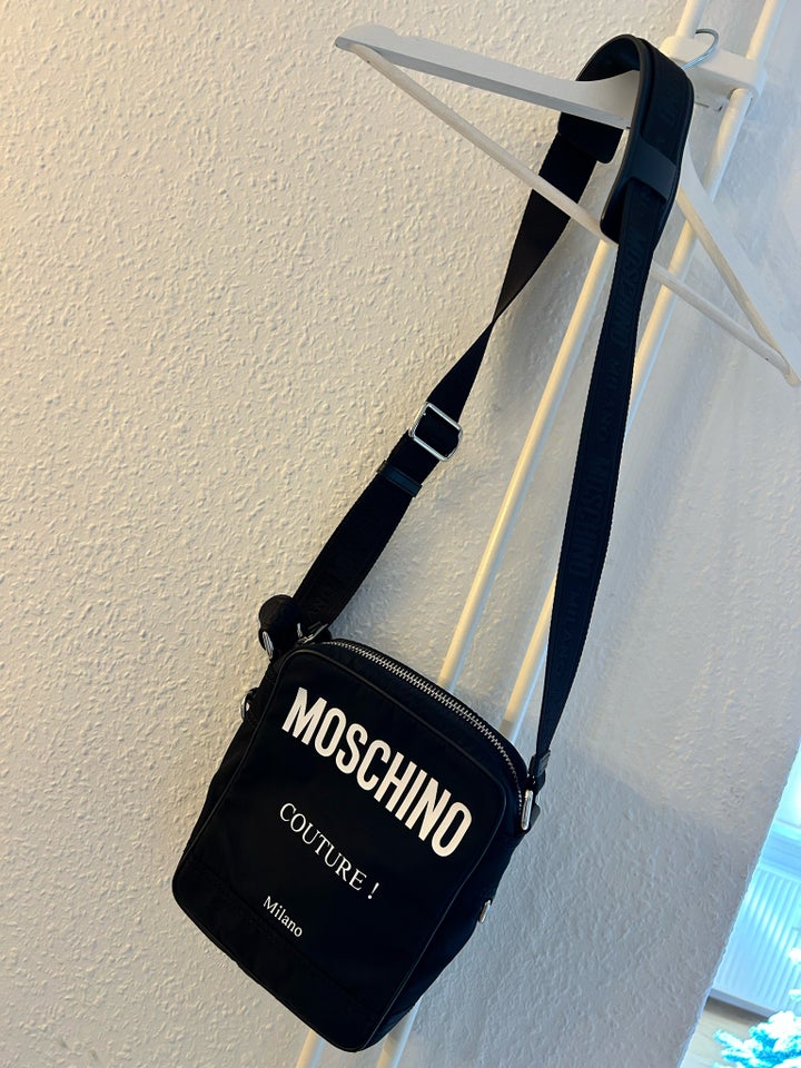 Skuldertaske, Moschino