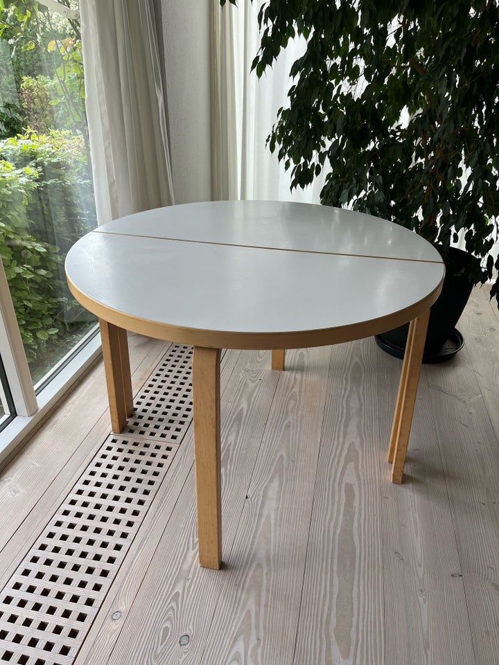 Alvar Aalto spisebord m stole