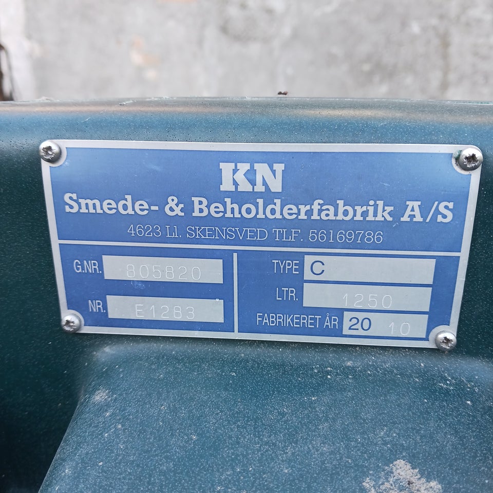 Andet, Hård plastikolietank