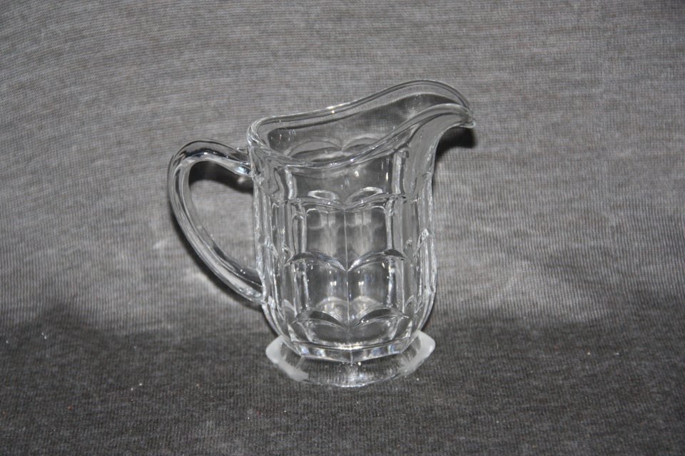 Glas Yrsa vase i presset glas 17 cm