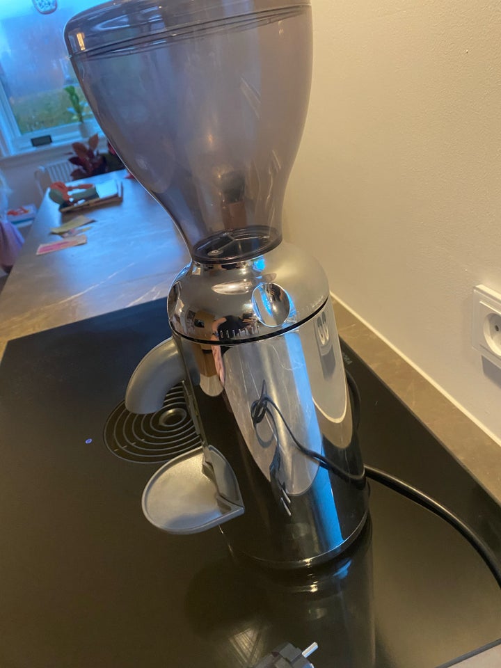 Kaffekværn, Nuova Simonelli