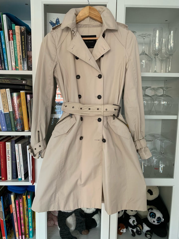 Trenchcoat, str. 38, Zara