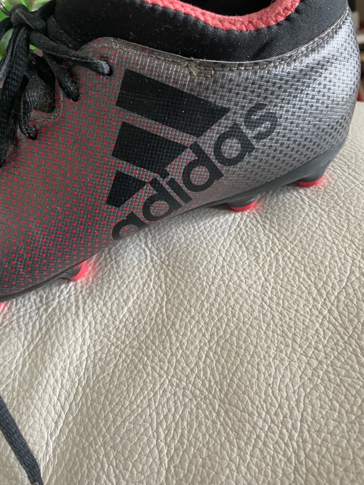 Fodboldsko Adidas str 40