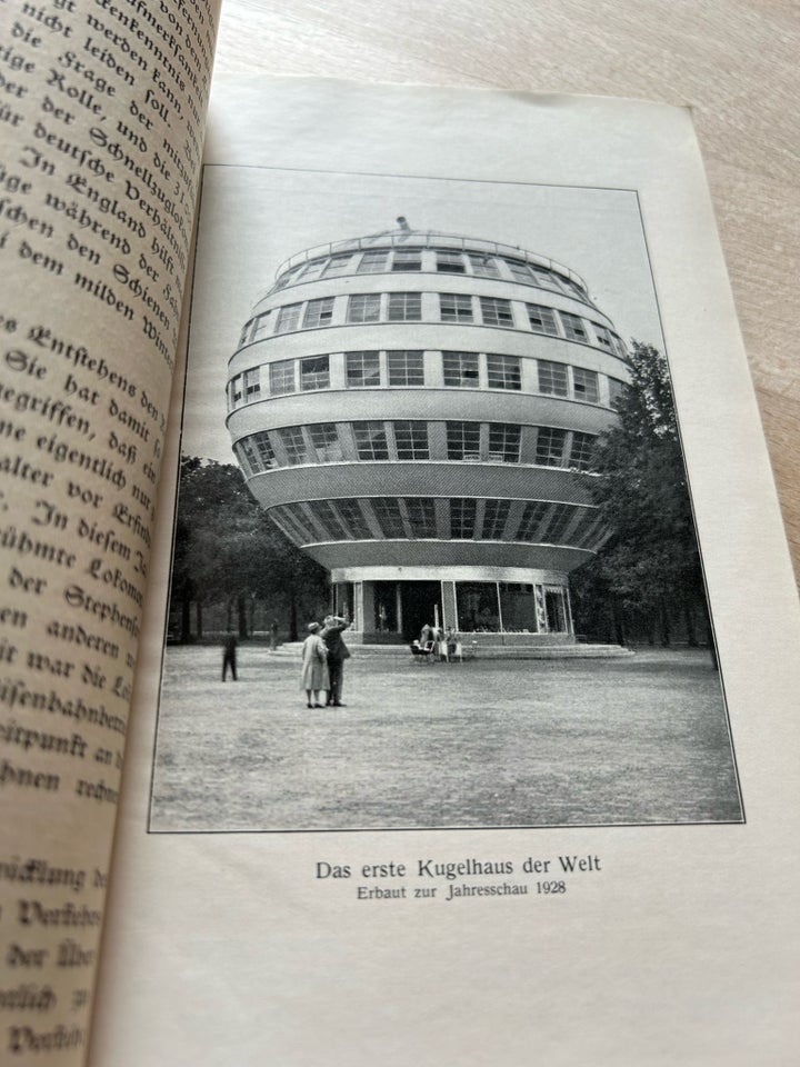 Jahresschau Dresden 1929, emne: