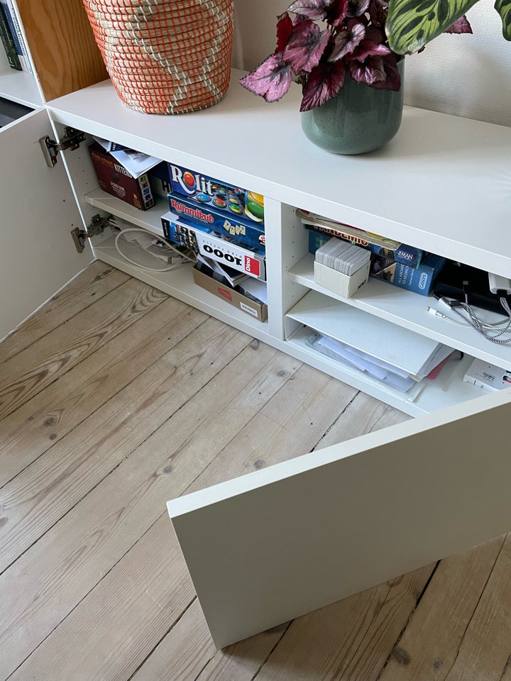 Tvreol, Ikea Bestå, b: 120 d: 42 h: 40