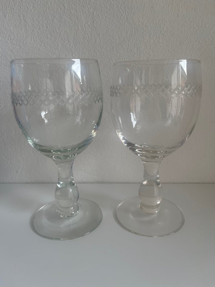 Glas 2 smukke gamle vin/vandglas