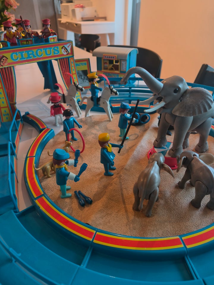 Playmobil, Playmobil System