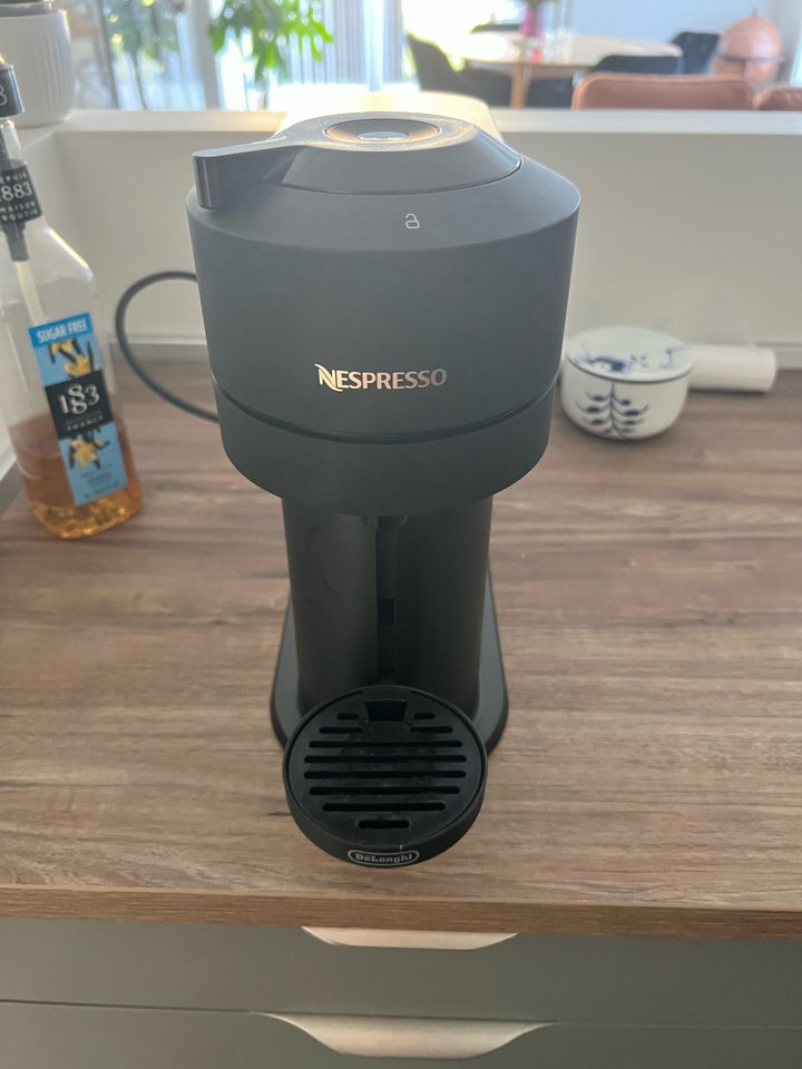 Nespresso kaffemaskine samt kaffe