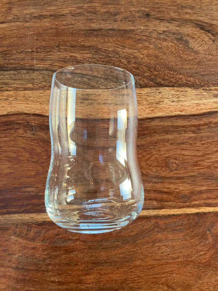 Glas Vandglas og karaffel 