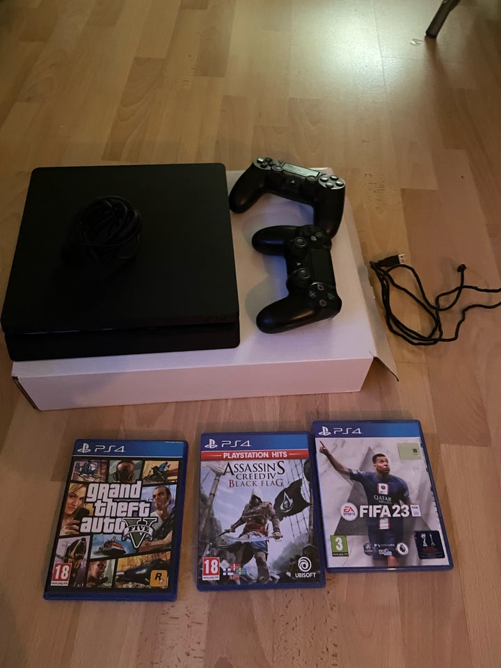 Playstation 4, Playstation 4, Slim