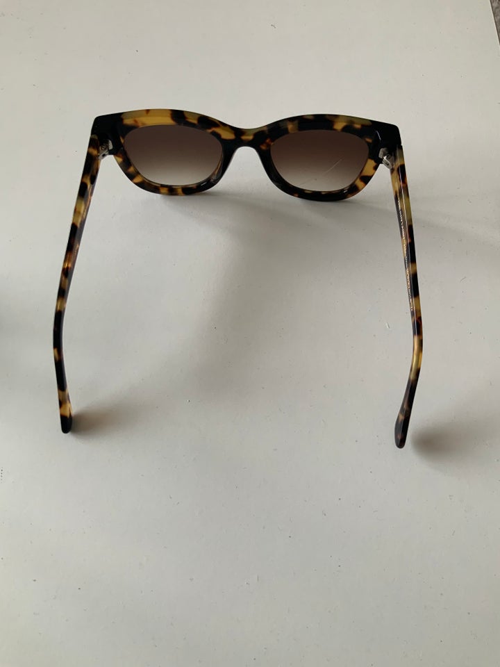 Solbriller dame, Thierry Lasry